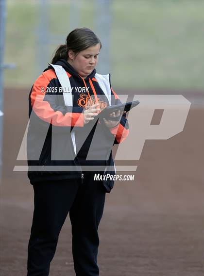 Thumbnail 1 in Grand Saline vs Winnsboro photogallery.