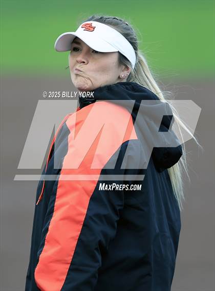 Thumbnail 3 in Grand Saline vs Winnsboro photogallery.