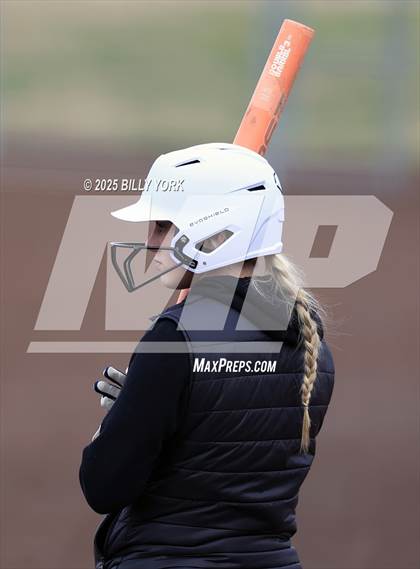 Thumbnail 3 in Grand Saline vs Winnsboro photogallery.