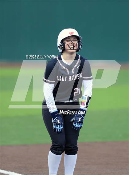 Thumbnail 2 in Grand Saline vs Winnsboro photogallery.
