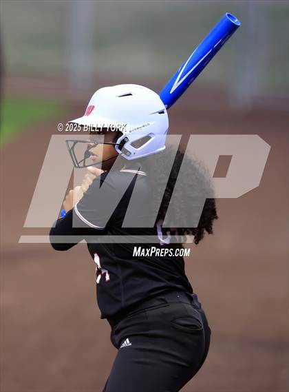 Thumbnail 3 in Grand Saline vs Winnsboro photogallery.