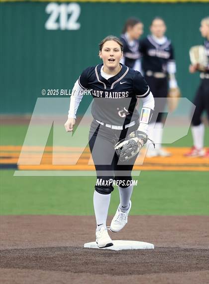 Thumbnail 3 in Grand Saline vs Winnsboro photogallery.