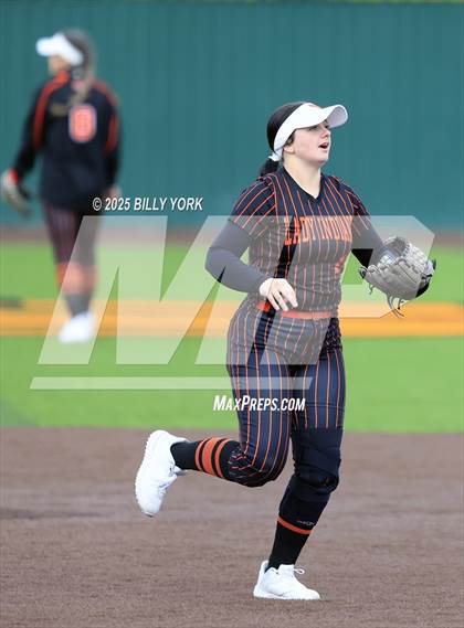 Thumbnail 3 in Grand Saline vs Winnsboro photogallery.