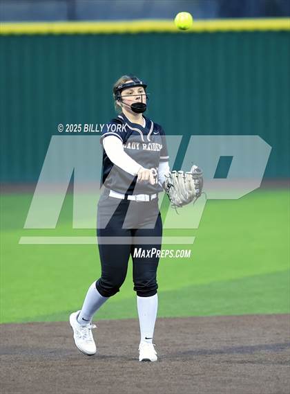 Thumbnail 3 in Grand Saline vs Winnsboro photogallery.