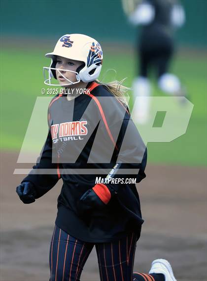 Thumbnail 2 in Grand Saline vs Winnsboro photogallery.