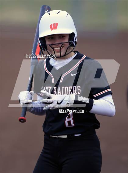 Thumbnail 3 in Grand Saline vs Winnsboro photogallery.