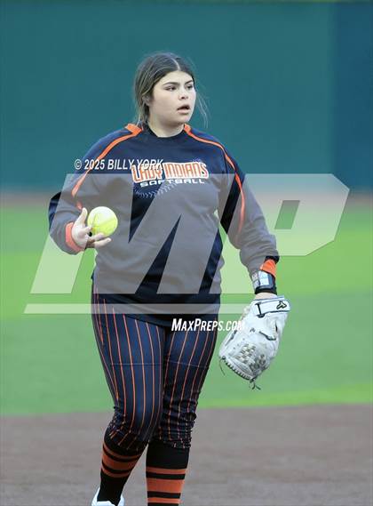 Thumbnail 2 in Grand Saline vs Winnsboro photogallery.