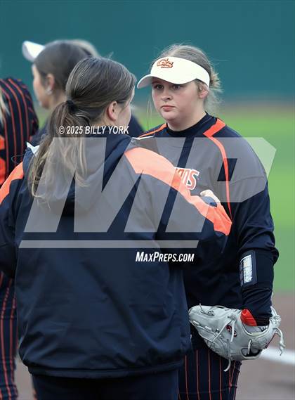 Thumbnail 2 in Grand Saline vs Winnsboro photogallery.
