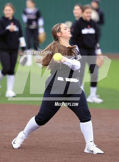 Thumbnail 3 in Grand Saline vs Winnsboro photogallery.