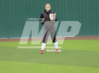 Thumbnail 3 in Grand Saline vs Winnsboro photogallery.