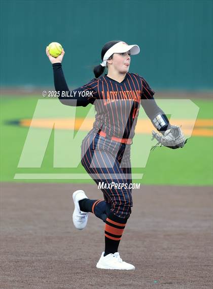 Thumbnail 1 in Grand Saline vs Winnsboro photogallery.