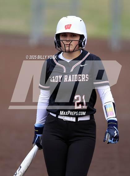 Thumbnail 3 in Grand Saline vs Winnsboro photogallery.