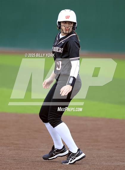 Thumbnail 1 in Grand Saline vs Winnsboro photogallery.