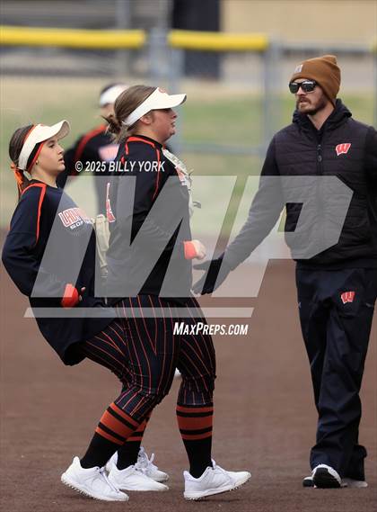 Thumbnail 3 in Grand Saline vs Winnsboro photogallery.