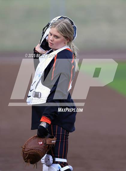 Thumbnail 2 in Grand Saline vs Winnsboro photogallery.
