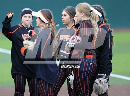 Thumbnail 1 in Grand Saline vs Winnsboro photogallery.