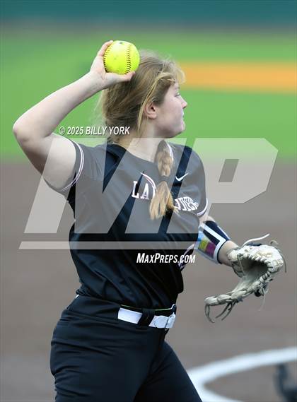 Thumbnail 2 in Grand Saline vs Winnsboro photogallery.