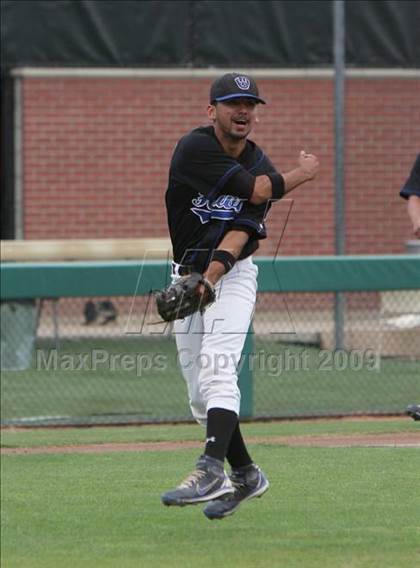 Thumbnail 3 in Maywood Academy vs. Sherman Oaks CES (CIF LA City Section D3 Final) photogallery.