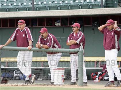 Thumbnail 3 in Maywood Academy vs. Sherman Oaks CES (CIF LA City Section D3 Final) photogallery.