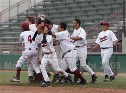 Thumbnail 3 in Maywood Academy vs. Sherman Oaks CES (CIF LA City Section D3 Final) photogallery.