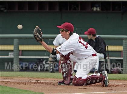 Thumbnail 3 in Maywood Academy vs. Sherman Oaks CES (CIF LA City Section D3 Final) photogallery.