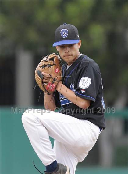 Thumbnail 2 in Maywood Academy vs. Sherman Oaks CES (CIF LA City Section D3 Final) photogallery.