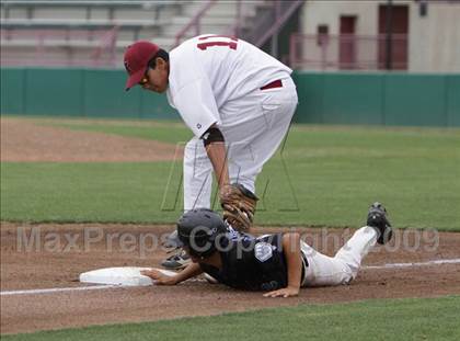 Thumbnail 2 in Maywood Academy vs. Sherman Oaks CES (CIF LA City Section D3 Final) photogallery.