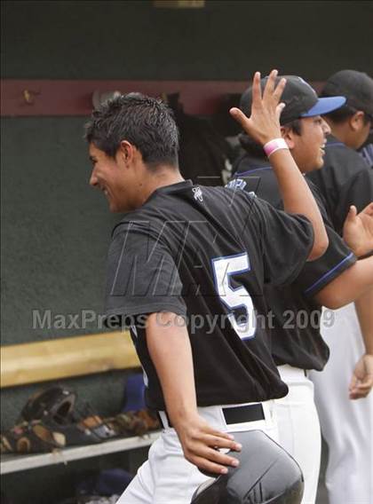 Thumbnail 2 in Maywood Academy vs. Sherman Oaks CES (CIF LA City Section D3 Final) photogallery.
