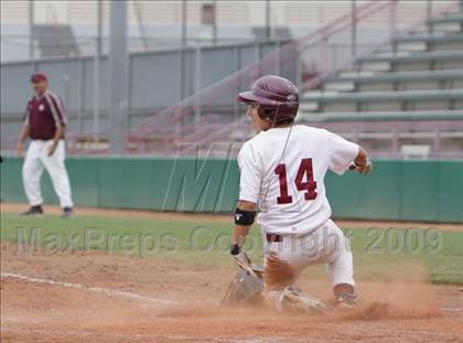 Thumbnail 3 in Maywood Academy vs. Sherman Oaks CES (CIF LA City Section D3 Final) photogallery.