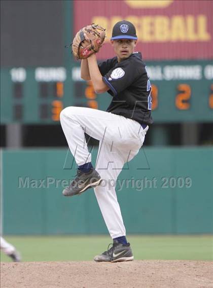 Thumbnail 1 in Maywood Academy vs. Sherman Oaks CES (CIF LA City Section D3 Final) photogallery.