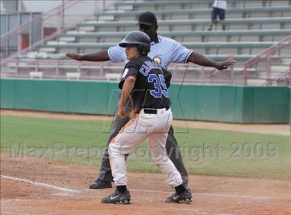 Thumbnail 3 in Maywood Academy vs. Sherman Oaks CES (CIF LA City Section D3 Final) photogallery.