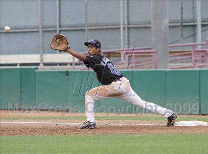 Thumbnail 3 in Maywood Academy vs. Sherman Oaks CES (CIF LA City Section D3 Final) photogallery.
