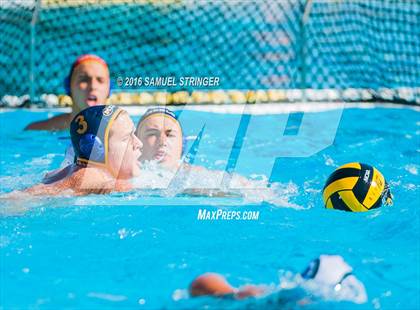 Thumbnail 2 in De La Salle vs. Menlo School (Saint Francis Invitational) photogallery.