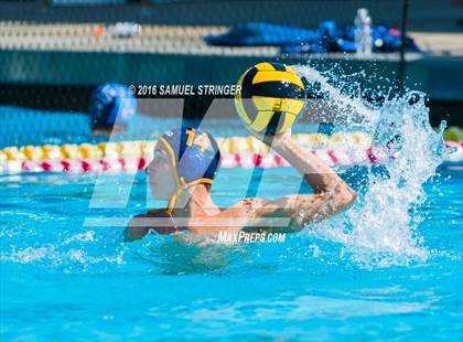 Thumbnail 1 in De La Salle vs. Menlo School (Saint Francis Invitational) photogallery.