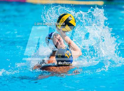 Thumbnail 3 in De La Salle vs. Menlo School (Saint Francis Invitational) photogallery.