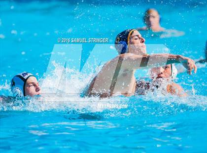 Thumbnail 2 in De La Salle vs. Menlo School (Saint Francis Invitational) photogallery.