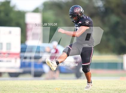 Thumbnail 3 in De Leon @ Millsap photogallery.