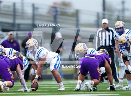 Thumbnail 2 in Alamo Heights vs. Liberty Hill (UIL 5A D2 Region 4 Semifinal) photogallery.