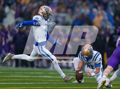 Thumbnail 1 in Alamo Heights vs. Liberty Hill (UIL 5A D2 Region 4 Semifinal) photogallery.