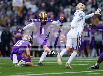 Thumbnail 3 in Alamo Heights vs. Liberty Hill (UIL 5A D2 Region 4 Semifinal) photogallery.