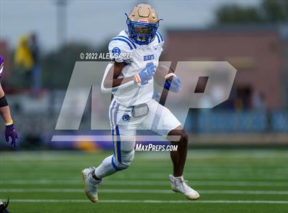 Thumbnail 2 in Alamo Heights vs. Liberty Hill (UIL 5A D2 Region 4 Semifinal) photogallery.