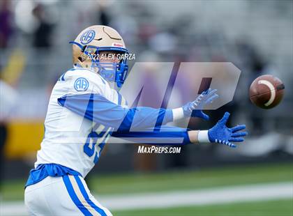 Thumbnail 2 in Alamo Heights vs. Liberty Hill (UIL 5A D2 Region 4 Semifinal) photogallery.