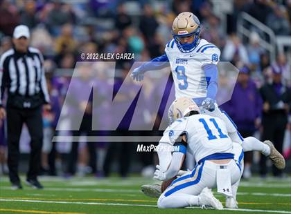 Thumbnail 1 in Alamo Heights vs. Liberty Hill (UIL 5A D2 Region 4 Semifinal) photogallery.