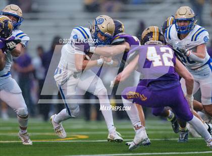 Thumbnail 2 in Alamo Heights vs. Liberty Hill (UIL 5A D2 Region 4 Semifinal) photogallery.