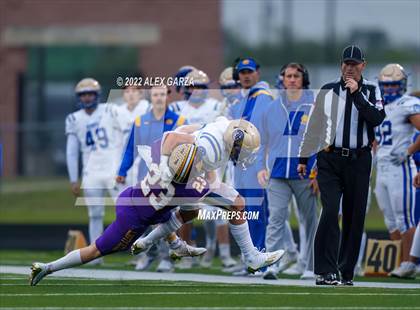 Thumbnail 3 in Alamo Heights vs. Liberty Hill (UIL 5A D2 Region 4 Semifinal) photogallery.
