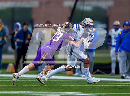 Thumbnail 2 in Alamo Heights vs. Liberty Hill (UIL 5A D2 Region 4 Semifinal) photogallery.