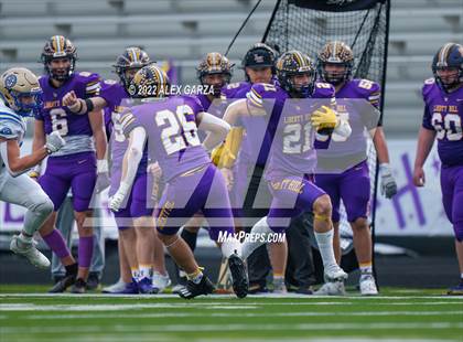 Thumbnail 2 in Alamo Heights vs. Liberty Hill (UIL 5A D2 Region 4 Semifinal) photogallery.