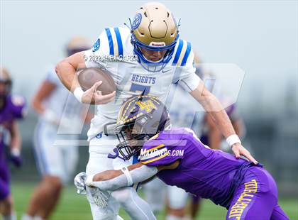 Thumbnail 2 in Alamo Heights vs. Liberty Hill (UIL 5A D2 Region 4 Semifinal) photogallery.