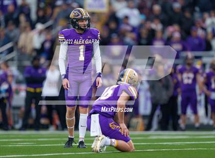 Thumbnail 2 in Alamo Heights vs. Liberty Hill (UIL 5A D2 Region 4 Semifinal) photogallery.