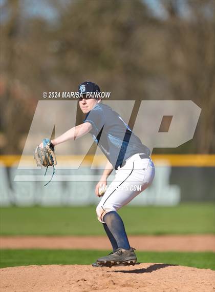 Thumbnail 2 in Bishop Grimes vs Syracuse photogallery.